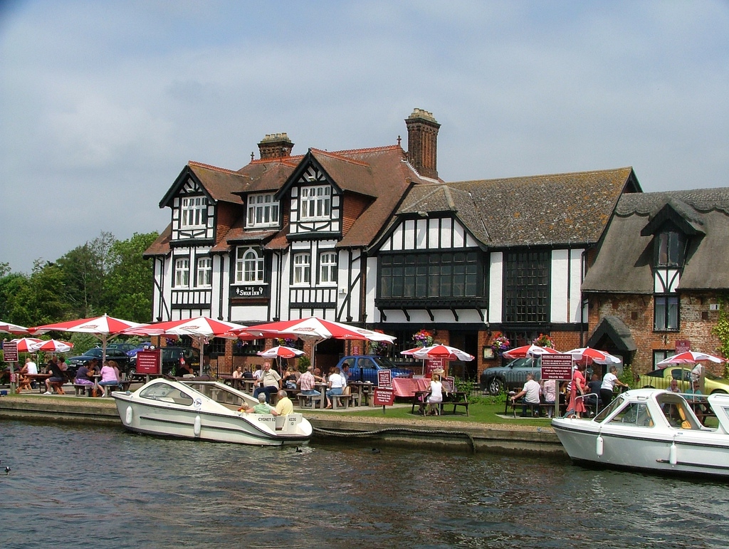 norfolk-broads-pub