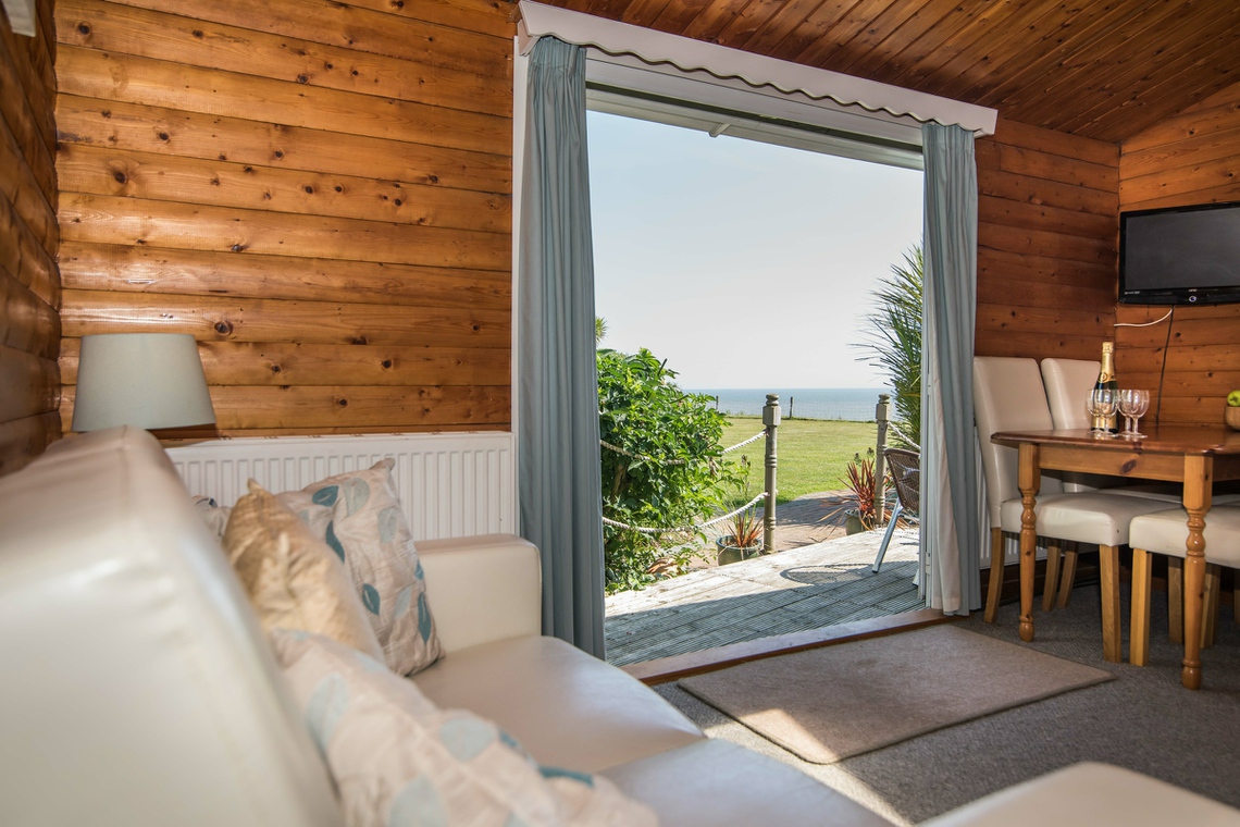 Pine Lodge seaside log cabin in Great Yarmouth Norfolk Beachside